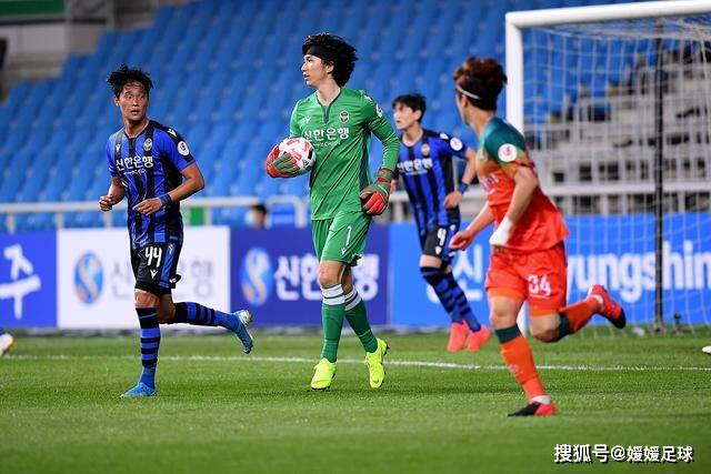 意甲-莱奥双响迪亚斯破门 AC米兰4-0那不勒斯